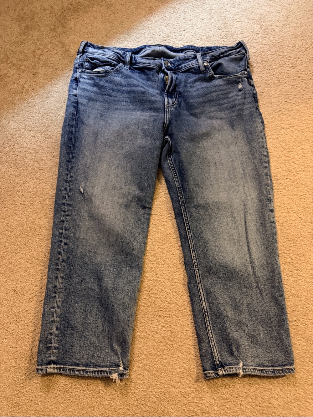 Silver Jeans Faded Blue Cropped Straight Jeans